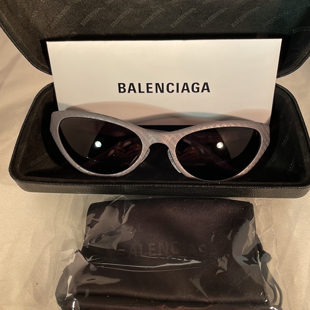 Balenciaga Sunglasses - Picture 3 of 7